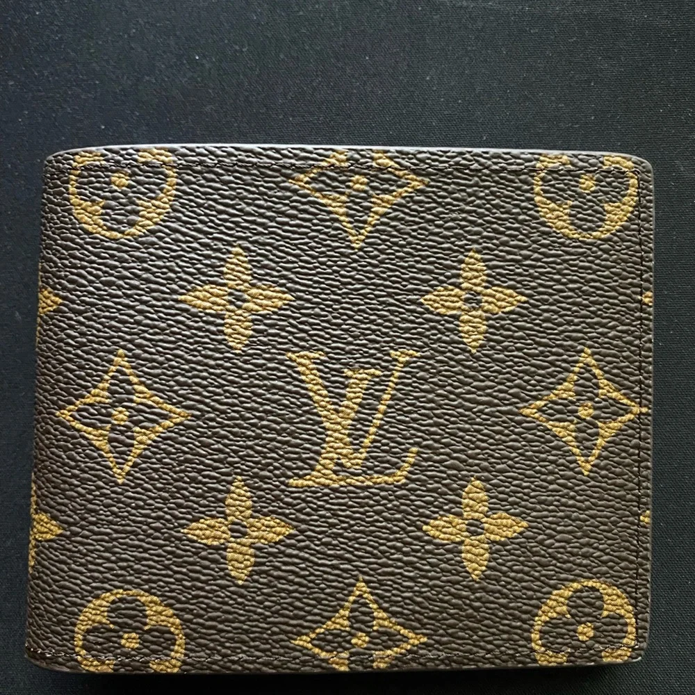 Louis Vuitton Multiple Wallet Mens - Picture 2 of 6